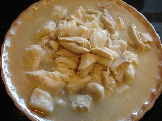 https://syrupandbiscuits.com/wp-content/uploads/2011/08/chicken-and-dumplings.jpg