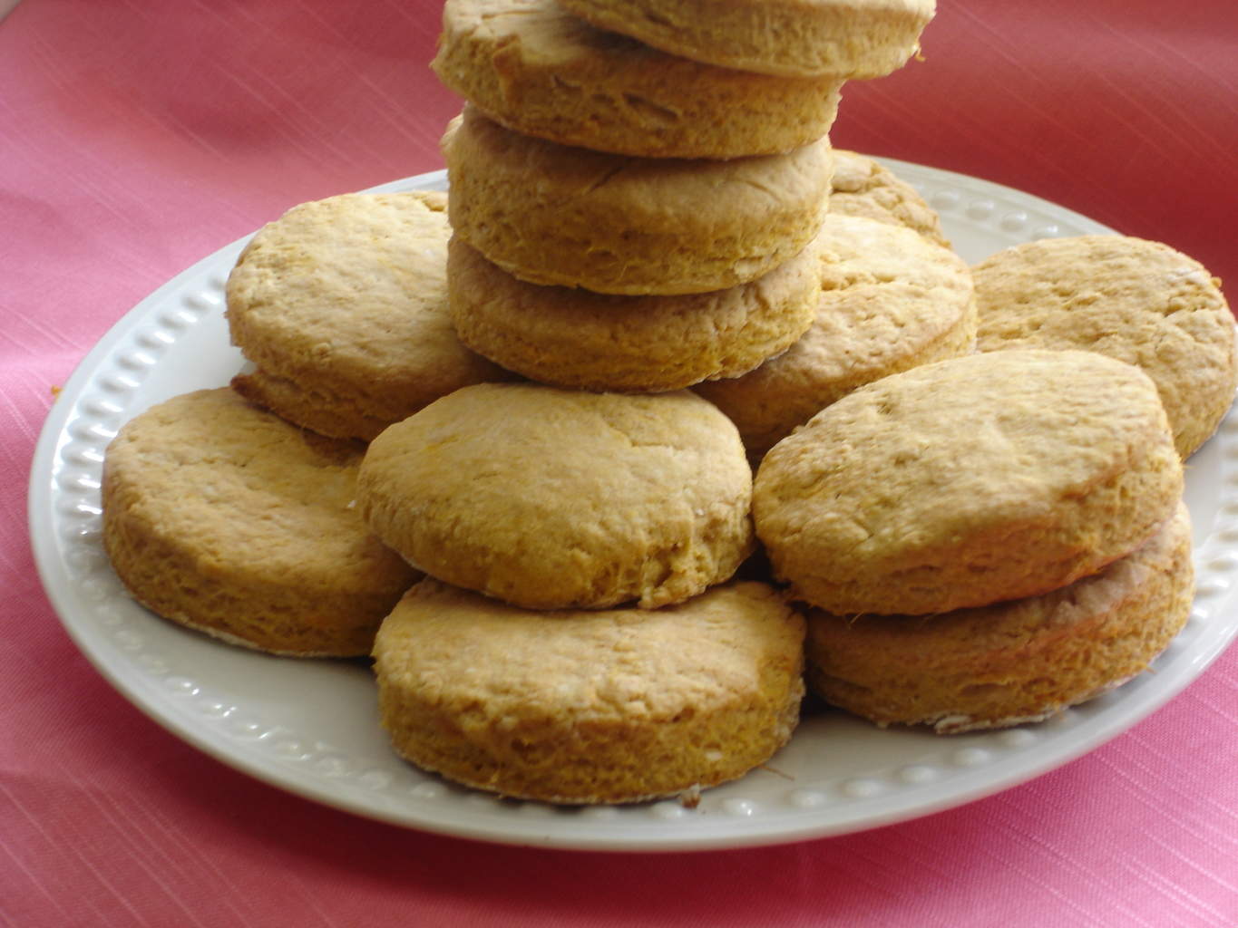 https://syrupandbiscuits.com/wp-content/uploads/2011/09/sweet-potato-biscuits-013.jpg