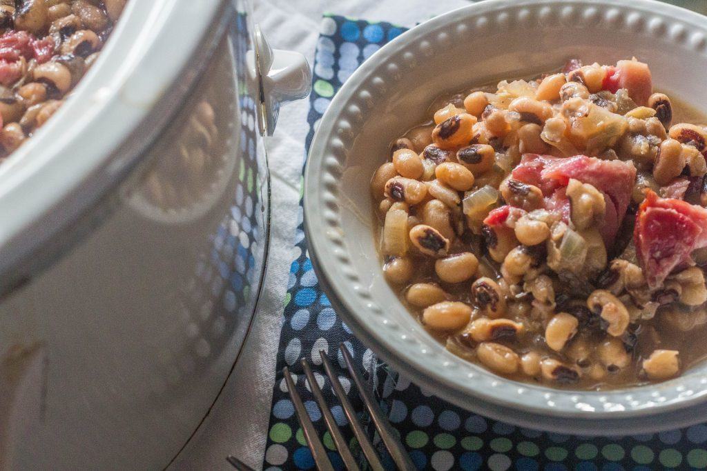 Slow-Cooker Southern-Style Blackeye Peas in bowl.