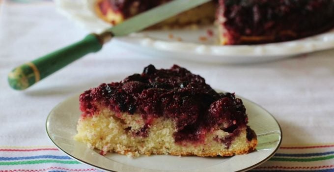 Triple Berry Upside Down Cake #berry #upside #down #cake #southernfood